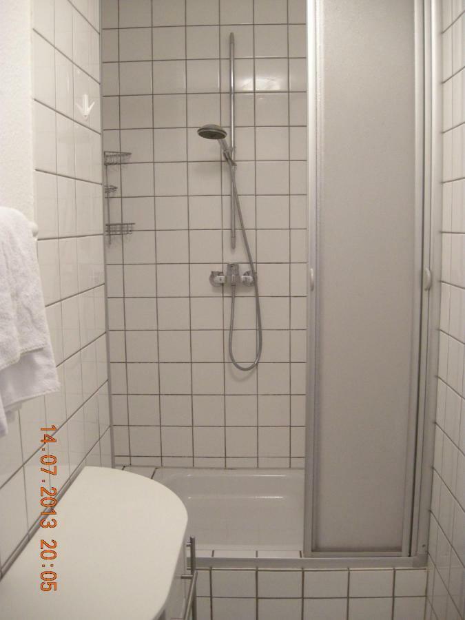 Apartmenthaus Zentrum Komfort Apartments Mit Minikuchen Verschiedener Grossen Кассель Екстер'єр фото